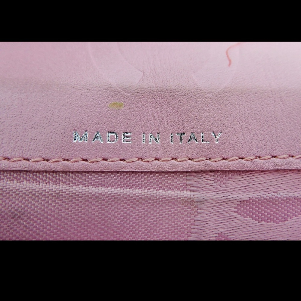Elegant Pink Auth CHANEL Pink Leather CC Logo Long Wallet Zippered Coin Purse